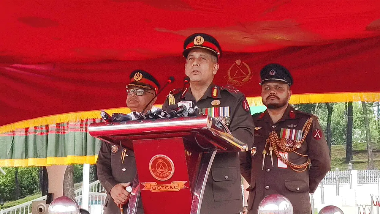 দেশের অখণ্ডতা রক্ষায় নবীন সৈনিকেরা প্রয়োজনে জীবন দেবে : বিজিবি ডিজি