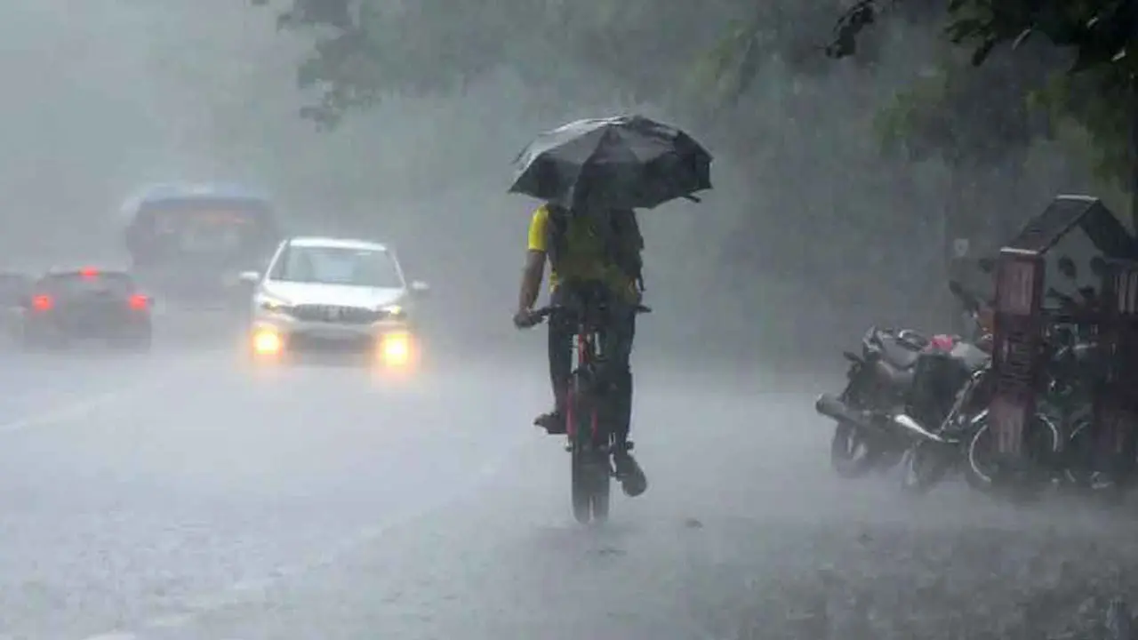 চট্টগ্রামসহ ৫ বিভাগে ভারী বর্ষণের আভাস, বাড়বে গরমের অনুভূতি