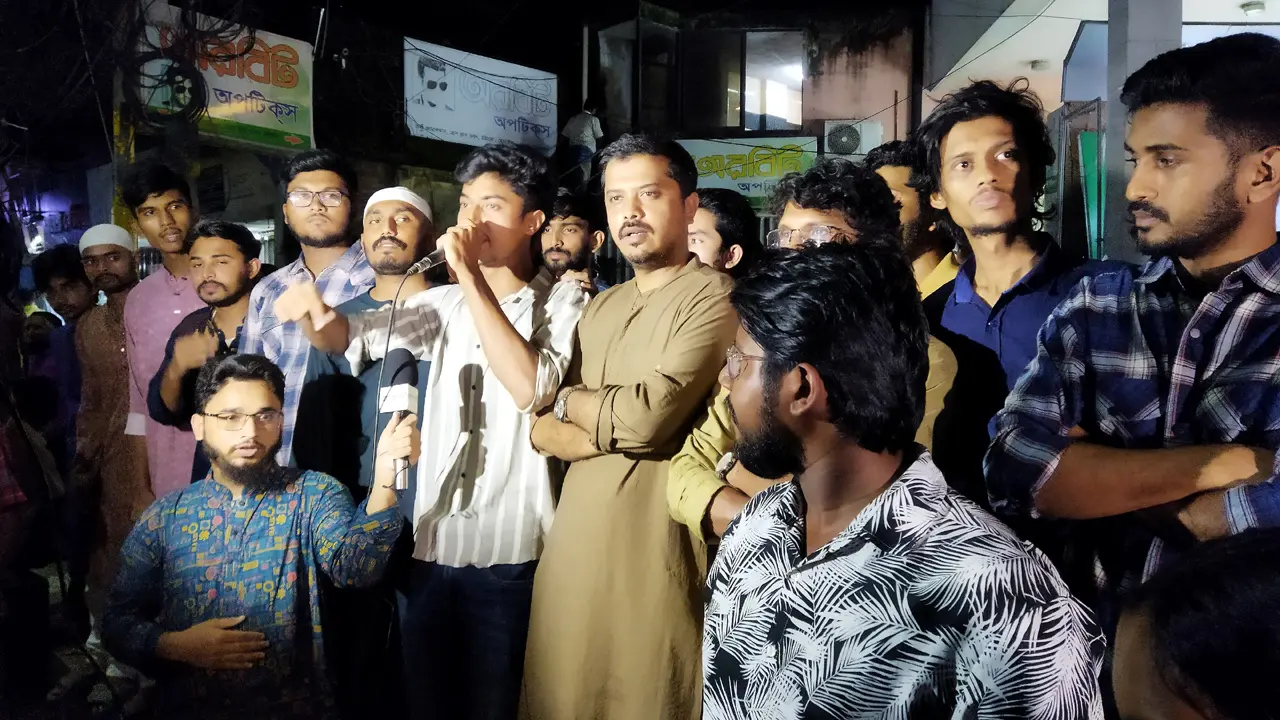 রাজধানীতে ব্যবসায়ীকে নির্মমভাবে হত্যা, চট্টগ্রামে বিক্ষোভ